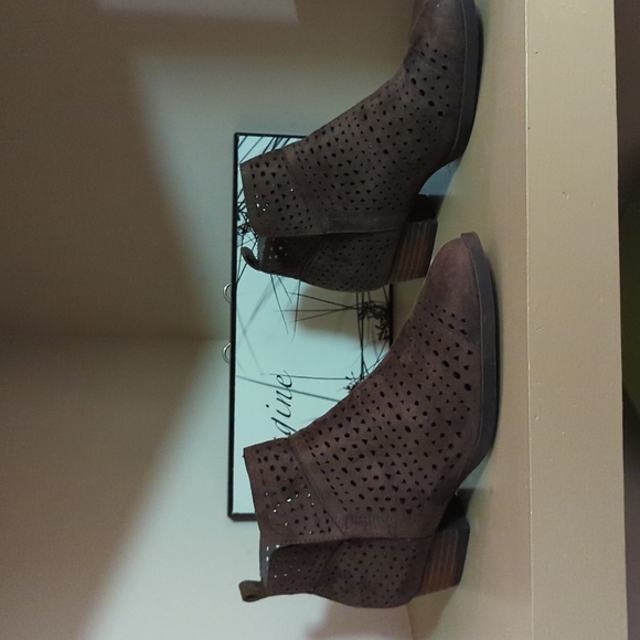 COMFORT Ankle boots - Picture 2 of 4